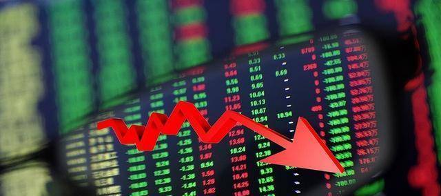 A股放量大跌，主力狂甩千亿筹码，明天走势或将逆转
