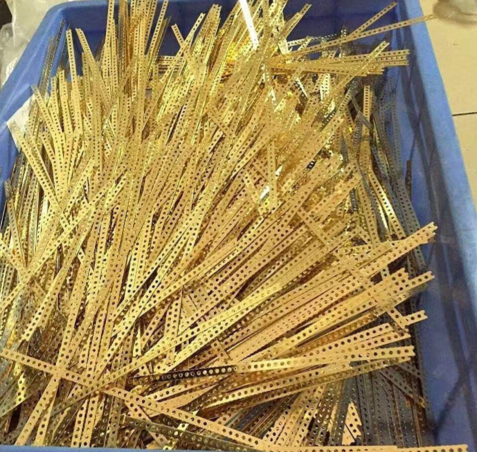 贵金属材质(贵金属材质的火花塞电机所需的点火电压)
